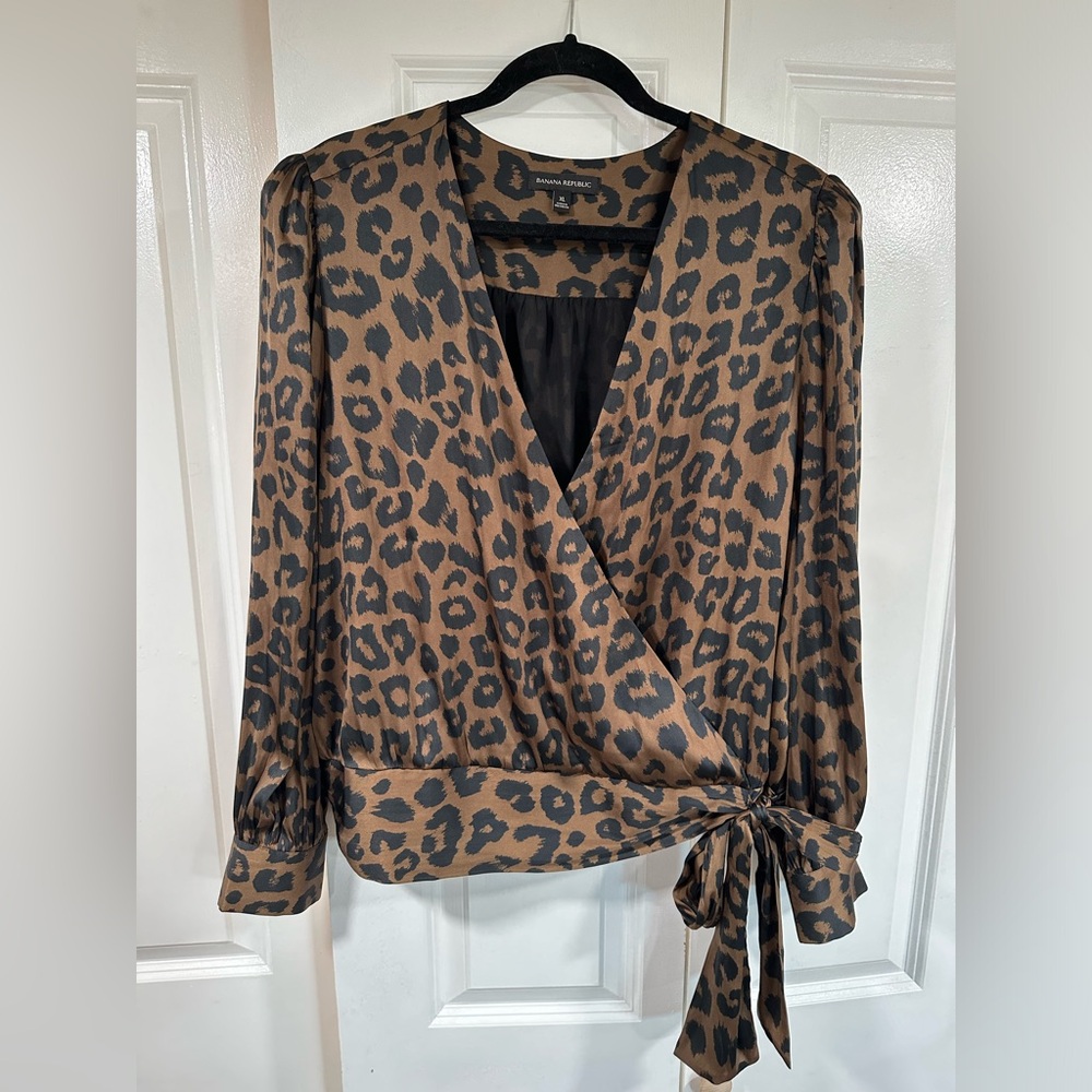 Banana republic leopard blouse tie front size XL